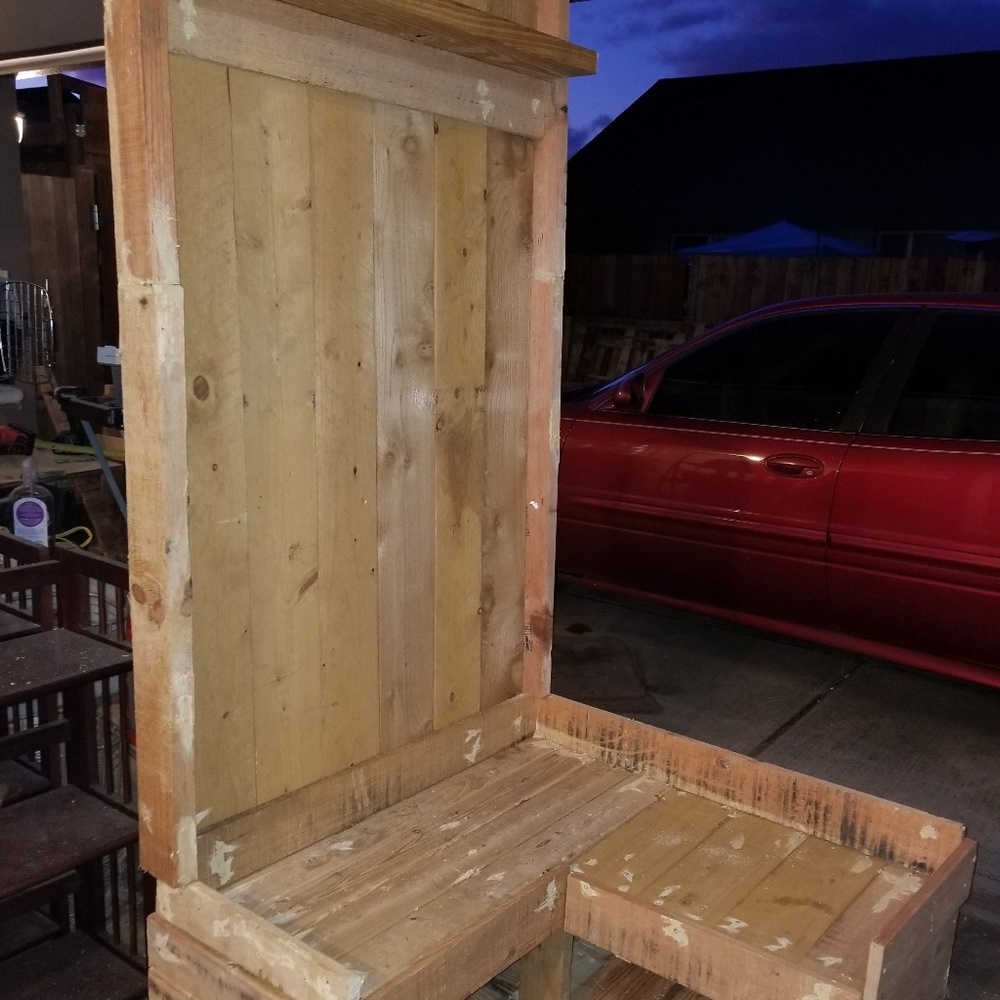 Corner Pallet coat coat rack and bench